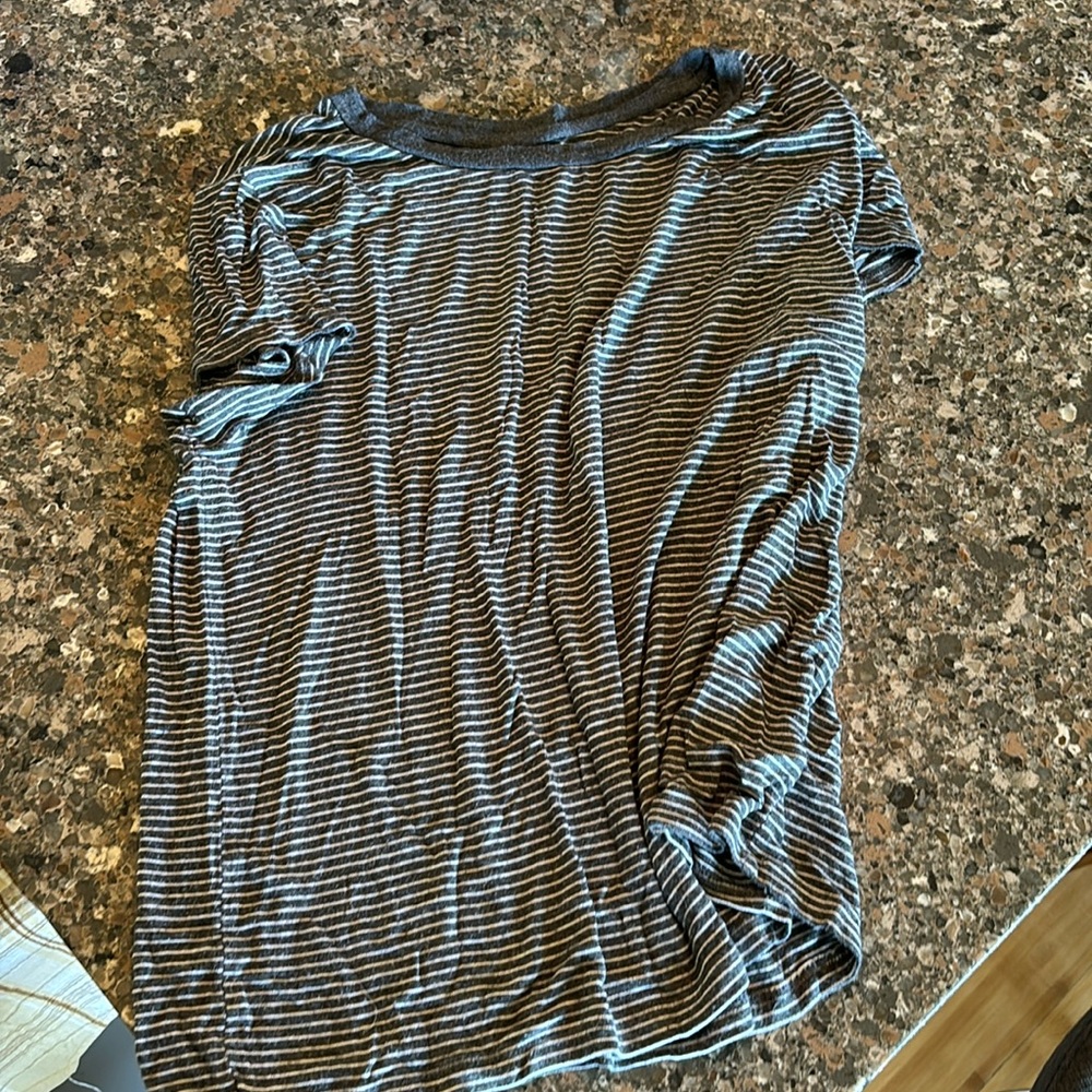 Soft and sexy American eagle shirt